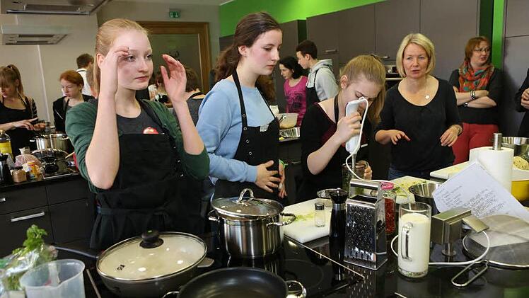 Impressionen vom ersten Kulmbacher Kochduell der Schulen Foto: Barbara Herbst