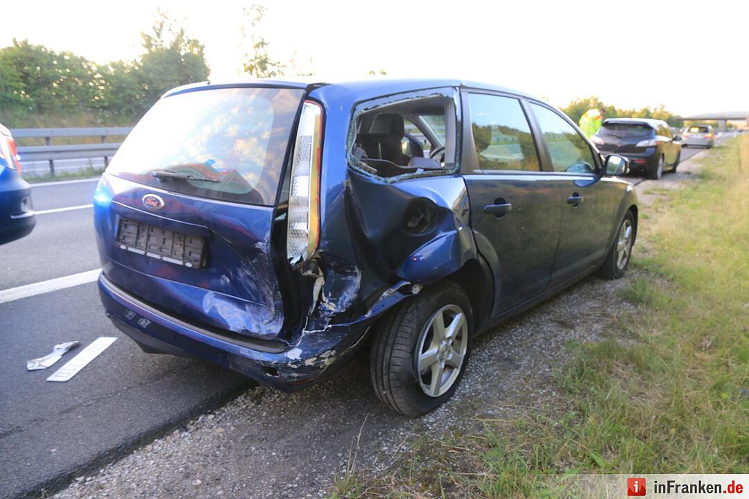 Fünf Verletzte bei Unfall auf A73