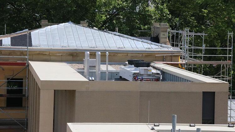 Die Technik ist gut auf dem Dach der Archivgebäude versteckt. Foto: Ralf Ruppert