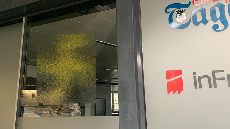 Auch das Tageblatt ist von der Schmiererei betroffen. (Die Nazi-Schmiererei wurde von uns bewusst unkenntlich gemacht)