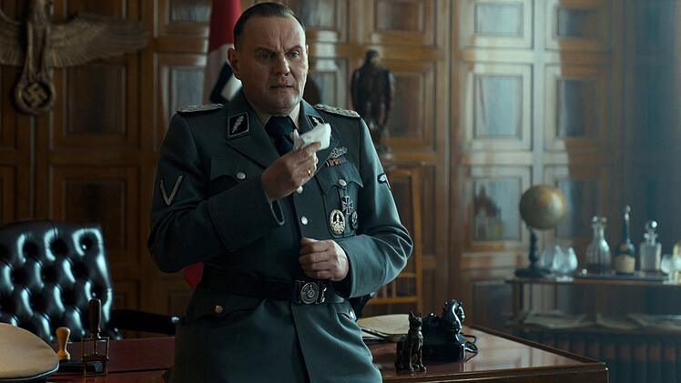 Der &uuml;berzeugte Nazif&uuml;hrer Meckerle (Devid Striesow) will insgeheim eine Widerstandsgruppe aufdecken.