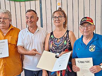 Auf dem Bild von links: Harald Reuter, Ralf Kleinert, Anja Weissenberger, Werner Vorndran Monika R&ouml;ll