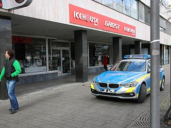 In der Nacht zum Donnerstag wurde in das Fahrradfachgeschäft Icehouse, Fritz-Hornschuch-Straße 7, eingebrochen. Nach ersten Erkenntnissen beläuft sich der Entwendungsschaden auf 30 000 Euro.  Foto: Stephan Tiroch