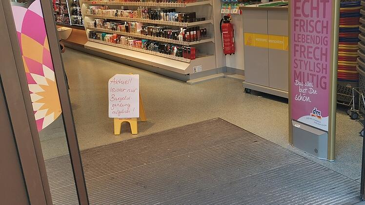 Bamberg: dm-Drogeriemarkt mit akuter St&ouml;rung - andere Filialen m&uuml;ssen sogar schlie&szlig;en