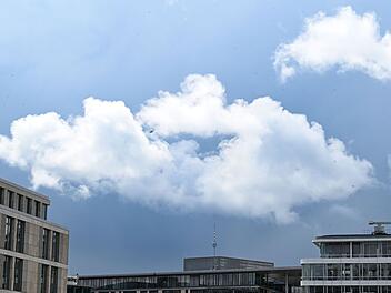 Sonne und Wolken &uuml;ber Stuttgart