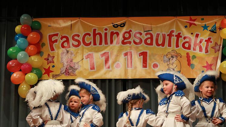 Keinen Nachwuchsmangel muss die Stadtsteinacher Faschingsgesellschaft beklagen: Die Garden sind sehr gut aufgestellt. Foto: Klaus Klaschka