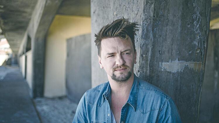 Präsentiert sein neues Album sein neues Album "Wer sagt das?! Zugabe!": Ben Zucker, der Schlagersänger mit der Reibeisenstimme kommt am 01. August 2021 nach Ebern-Eyrichshof. Foto: ChrisHeidrich/Gerold Snater