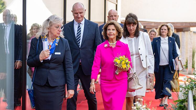 Königin Silvia eröffnet Wohnquartier