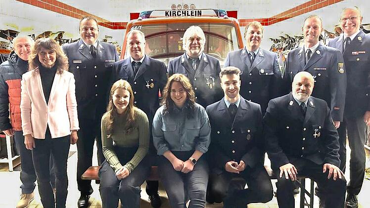 Zahlreiche Mitglieder zeichnete die Feuerwehr Kirchlein für besonderes Engagement aus.