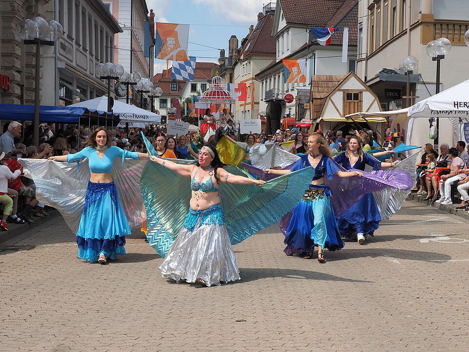 Großer historischer Festzug durch Bad Kissingen!