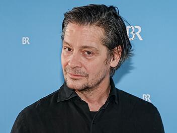 Schauspieler Fritz Karl feiert mit der neuen ARD-Reihe "Der Salzburg-Krimi" sein Deb&uuml;t als Drehbuchautor.