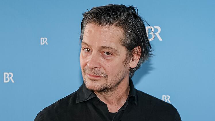 Schauspieler Fritz Karl feiert mit der neuen ARD-Reihe "Der Salzburg-Krimi" sein Deb&uuml;t als Drehbuchautor.