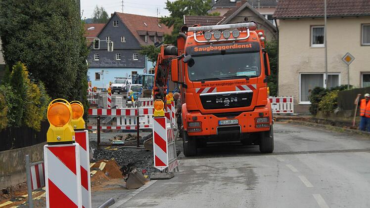 Auch in Altenplos ist die B 85 dicht.