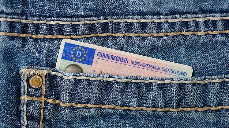 In Deutschland müssen 43 Millionen Menschen ihre Führerscheine umtauschen. Droht ein Kollaps auf dem Ämtern?