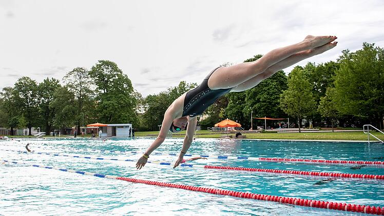 Personalmangel bei Flugh&auml;fen, Freib&auml;dern und Restaurants.