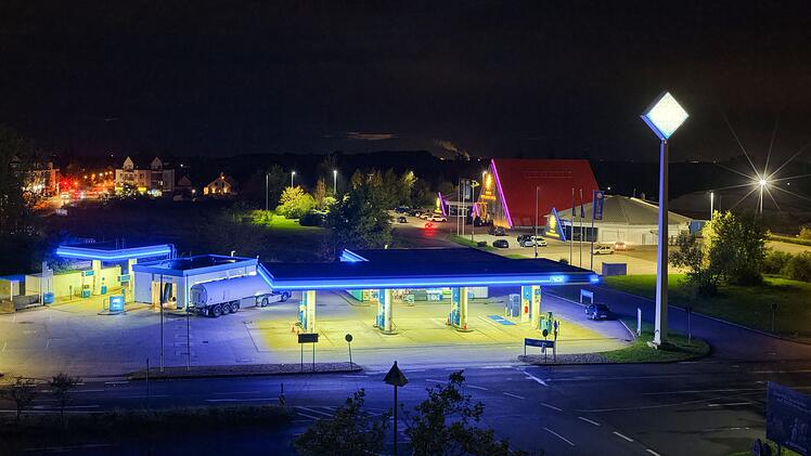 Tankstelle am Abend
