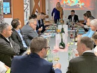 Um den Transformationsprozess f&uuml;r die jeweiligen Unternehmen bei der Digitalisierung ging es bei der Kooperationsveranstaltung der Wirtschaftsjunioren Bad Kissingen und der Heiligenfeld GmbH.  Foto: Anja Voll