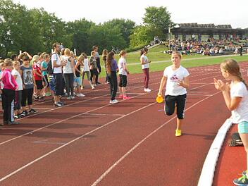 Schülerinnen und Schüler des Herder-Gymnasiums Forchheim beim Spendenlauf Fotos: HGF