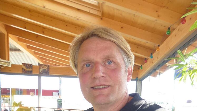 Werner Schmitt von E-Fun-Park Pottenstein freut sich über das  gute Ostergeschäft. Foto: Thomas Weichert