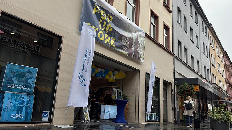 Würzburger Polizei eröffnet eigenen Pop-up-Store - was steckt dahinter?