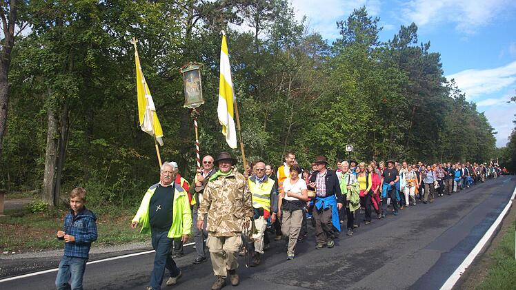 Die Wallfahrer aus Oerlenbach. Foto: Stefan Geiger