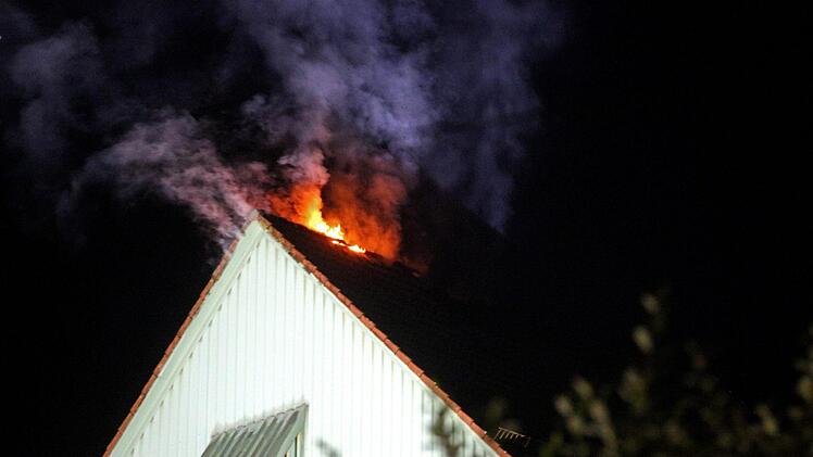 Großeinsatz im Landkreis Forchheim: Starke Rauchentwicklung nach Gasverpuffung bei einer Mühle in Draisendorf. Foto: News 5/Herse