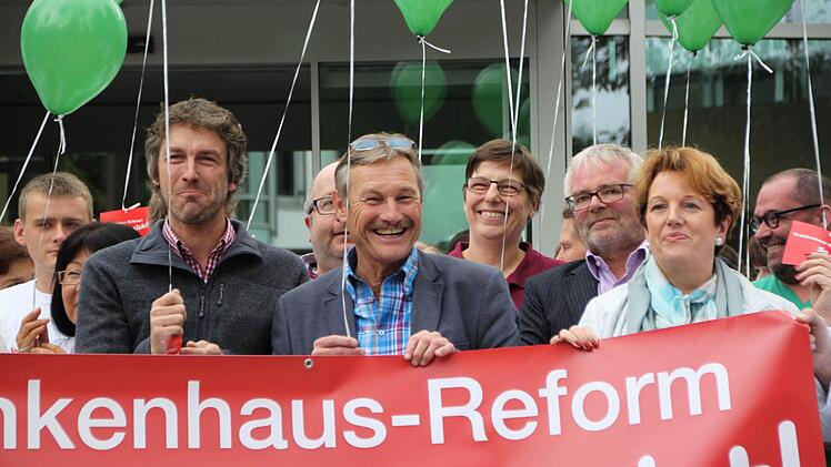 Kundgebung gegen die geplante Krankenhausreform der Bundesregierung in Bad Brückenau: Vertreter der Rhönallianz. Foto: Ulrike Müller
