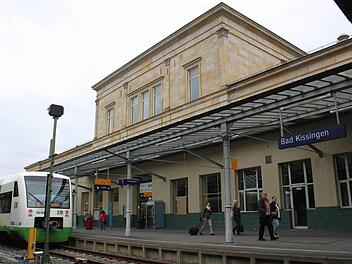 In absehbarer Zeit wird die Bahn AG das Empfangsgebäude Bad Kissingen zum Verkauf anbieten. Foto: Thomas Mäuser