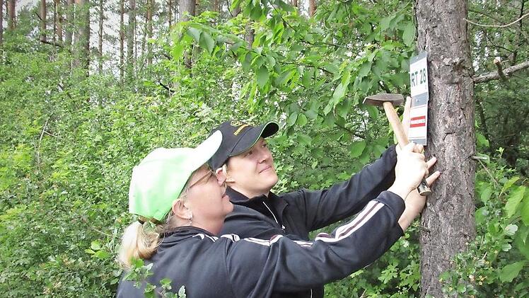 Melanie Herrmann und Silvia Sattler von der Kindertagesstätte Villa Kunterbunt Foto: privat