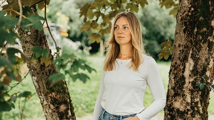 Bis heute versucht Mara vergeblich, einen Therapieplatz zu finden. Dabei bräuchte sie dringend eine Traumatherapie.