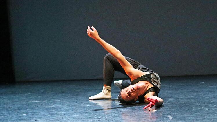 Mariusz Czochrowski in seiner Choreografie "The Talk with subconcious"