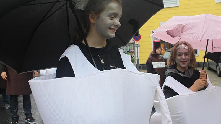 Lebende Tassen der Firma Rösler Ceramtec