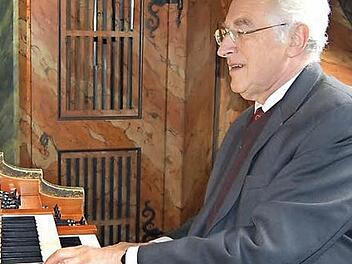 Gerhard Weinberger beim Pfingstkonzert an der Orgel der Banzer Stiftskirche Foto: Andreas Welz