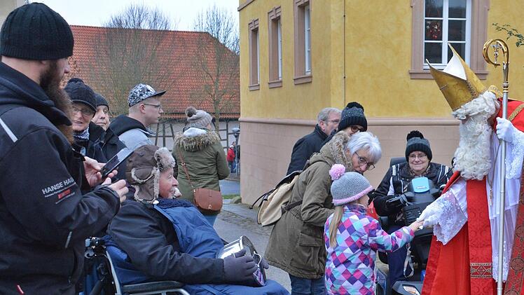 Auch Sankt Nikolaus war mit dabei. Foto: Hanns Friedrich