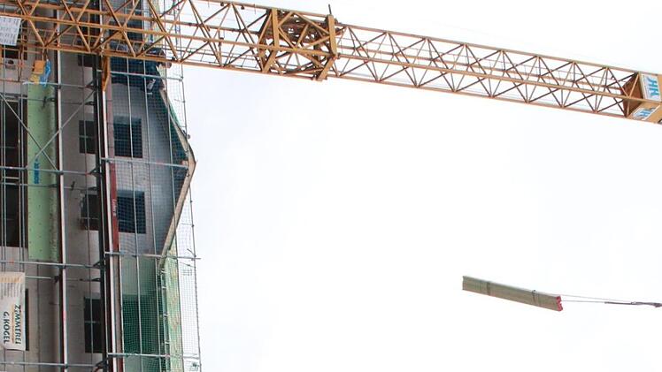 Auch in der Hauptstraße 84 wird gebaut. Foto: Jürgen Gärtner