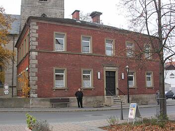 Der Unterhalt des 1883 erbauten Gemeindehauses kostet die evangelische Kirchengemeinde Uehlfeld zu viel Geld. Foto: Peter Groscurth
