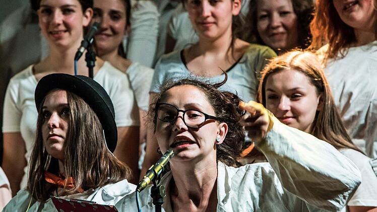 Die Konzerte von Hochschulchor und Hochschul-Bigband zum "Campus.Open Design" finden in diesem Jahr erstmals in der Aula statt und bieten ein vielfältiges Programm zum Thema "Elemente".Foto: Jochen Berger