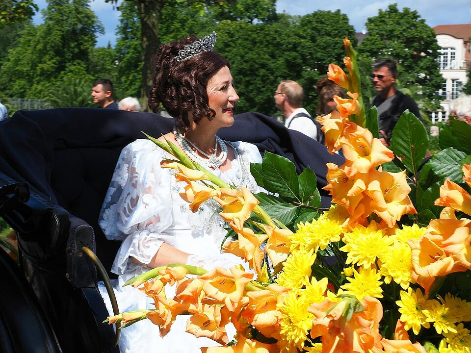 Großer historischer Festzug durch Bad Kissingen!