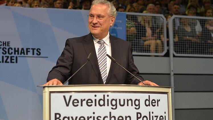 Zufriedener Minister: Joachim Herrmann freut sich über den "höchsten Personalstand aller Zeiten."