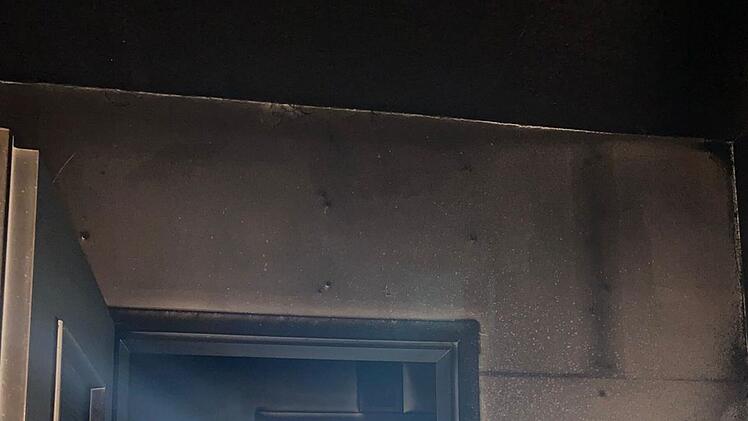 Schicksalsschlag in Nürnberg: Brand zerstört Zuhause von junger Familie