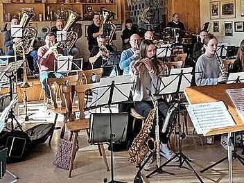 Die Dorfmusik hat sich in einem Probenwochenende intensiv vorbereitet.