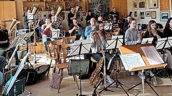Die Dorfmusik hat sich in einem Probenwochenende intensiv vorbereitet.