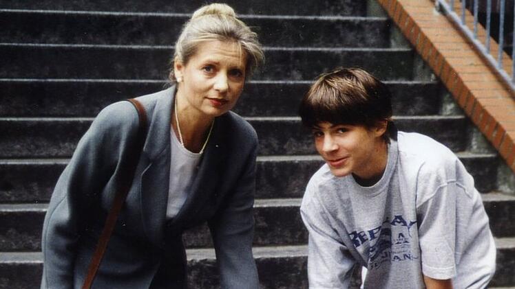 In "Nicht von schlechten Eltern" spielte er das "Finanzgenie" der Familie, Moritz Schefer. Seine Schauspielkarriere hat Steven Bennett vor langer Zeit aufgegeben, heute lebt er in den USA.