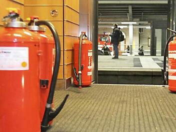 Die bordeigenen Feuerlöscher genügten, um den Brand an den Drehgestellen zu löschen. Foto: Tim Birkner