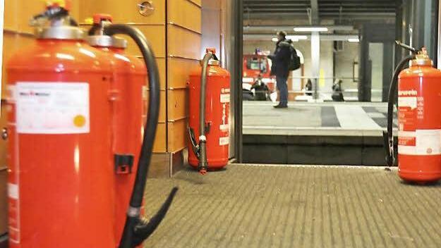 Die bordeigenen Feuerlöscher genügten, um den Brand an den Drehgestellen zu löschen. Foto: Tim Birkner