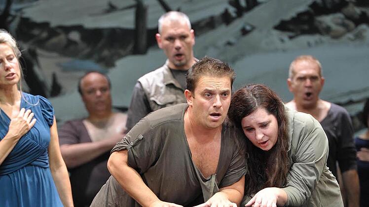 Szene aus Bellinis "Norma" am Landestheater Coburg.Foto: Andrea Kremper