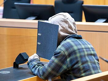Prozess wegen mutma&szlig;licher Rachetat an dreifacher Mutter