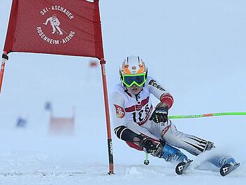 Jacob Schramm aus Eppenreuth (Landkreis Kulmbach) gewinnt zwei Schülerrennen in Scheffau (Tirol). Damit sichert er sich den Startplatz beim Deutschen Schülercup auf der berühmten Kandahar-Abfahrt in Garmisch-Partenkirchen. Foto: Markus Datzer