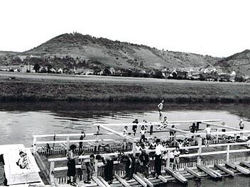Der ehemals "abgesteckte Badeplatz" im Main bei Zeil erfreute sich ab 1851 großer Beliebtheit. Foto: Hallenbadverein