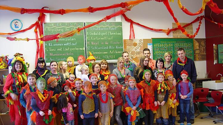 Fasching in der Bad Brückenaus Grundschulklasse 1/ 2 d. Foto: Brigitta Kempe-Wolf